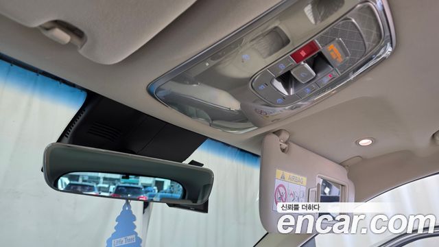Genesis GV70 2022 — photo 32