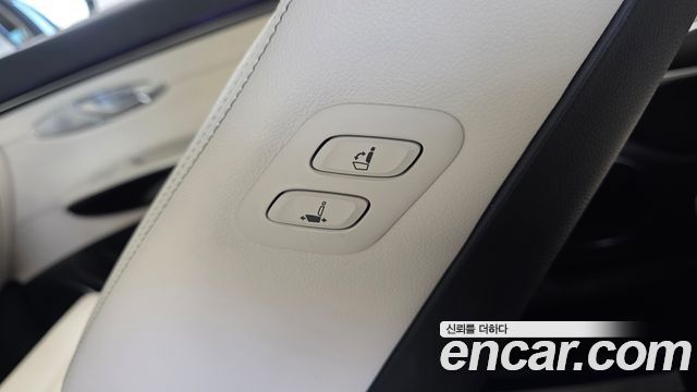 Genesis GV70 2022 — photo 33