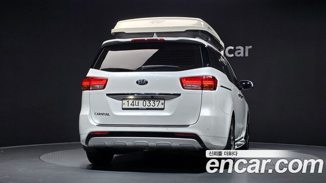 Kia Canival 2017 — photo 4