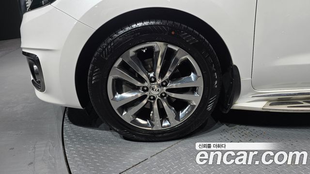 Kia Canival 2017 — photo 5