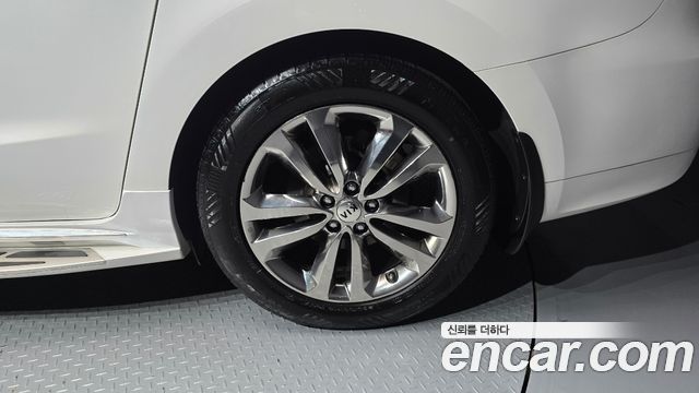 Kia Canival 2017 — photo 7