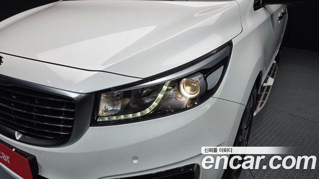 Kia Canival 2017 — photo 8