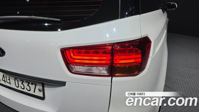Kia Canival 2017 — photo 9