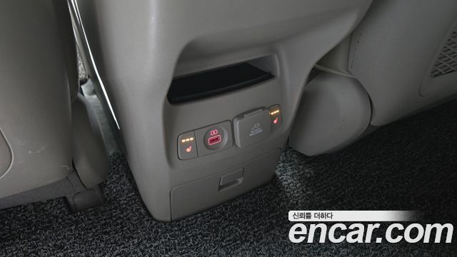 Kia Canival 2017 — photo 31