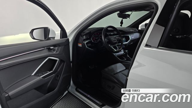 Audi Q3 2022 — photo 13