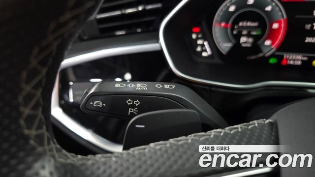 Audi Q3 2022 — photo 26