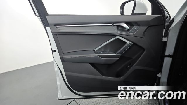 Audi Q3 2022 — photo 14