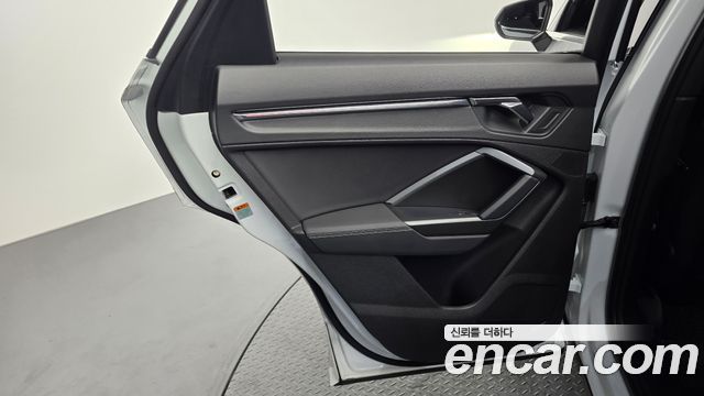 Audi Q3 2022 — photo 15