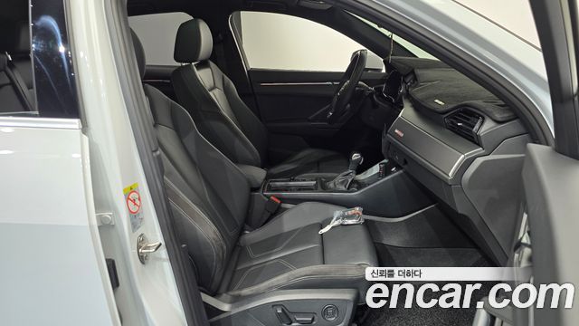 Audi Q3 2022 — photo 16