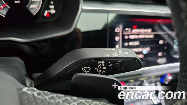 Audi Q3 2022 — photo 28