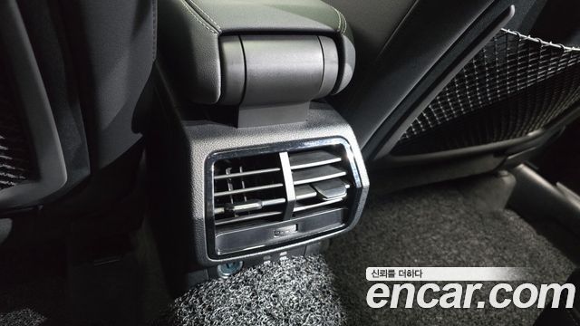 Audi Q3 2022 — photo 29