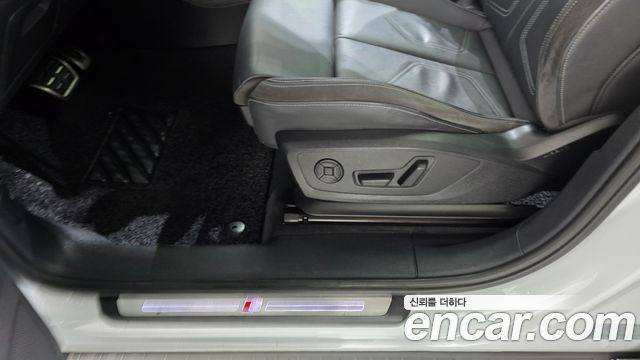 Audi Q3 2022 — photo 30