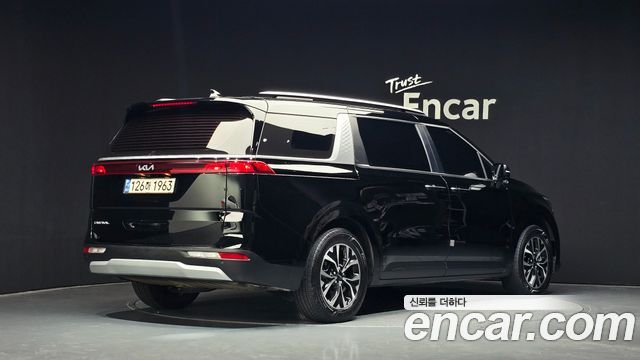 Kia Canival 2022 — photo 2