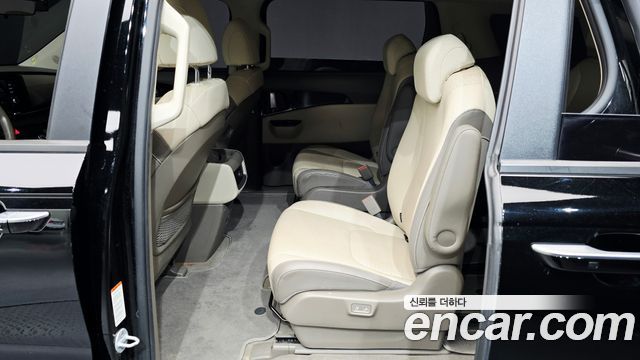 Kia Canival 2022 — photo 11
