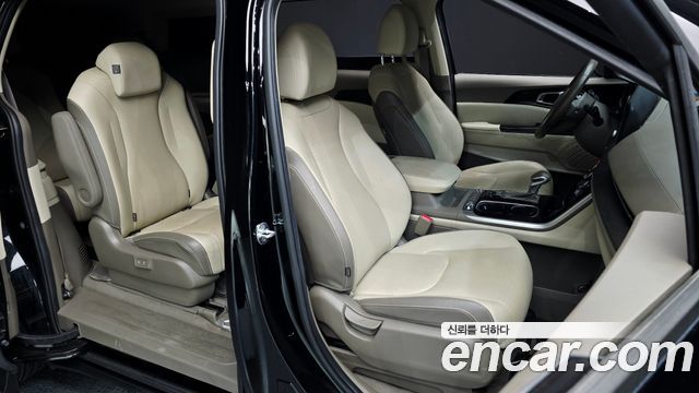 Kia Canival 2022 — photo 12