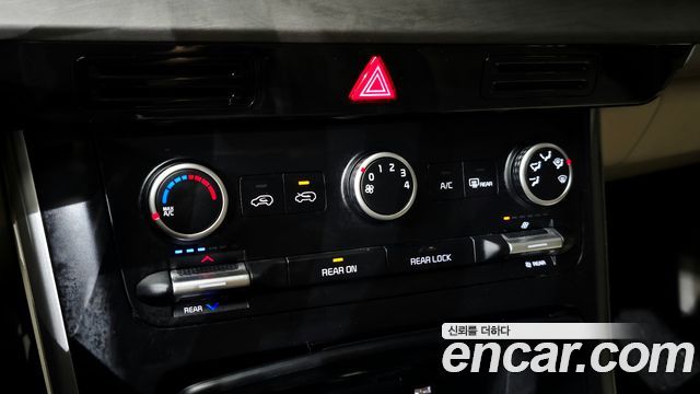 Kia Canival 2022 — photo 18