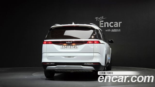 Kia Canival 2023 — photo 4