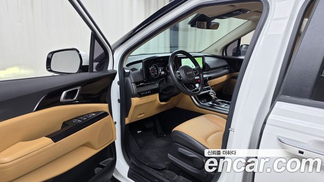 Kia Canival 2023 — photo 13