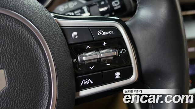 Kia Canival 2023 — photo 20
