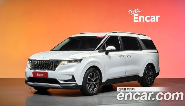 Kia Canival 2023 — photo 1