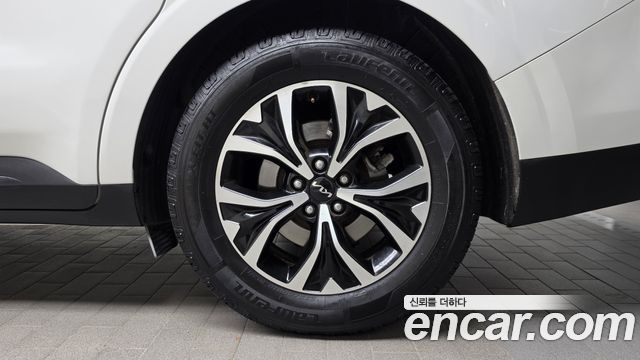 Kia Canival 2023 — photo 7