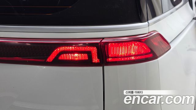 Kia Canival 2023 — photo 9