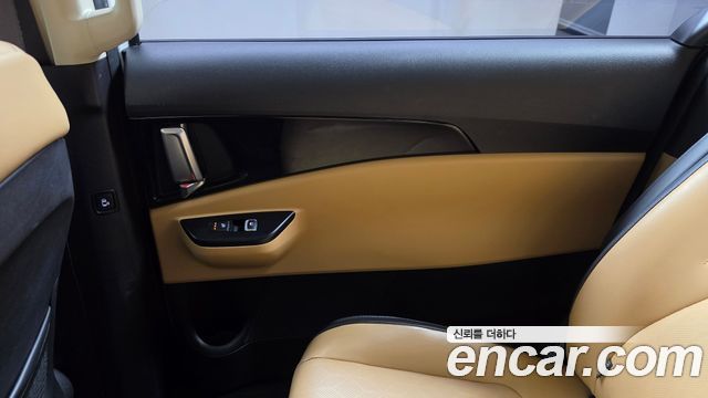 Kia Canival 2023 — photo 15
