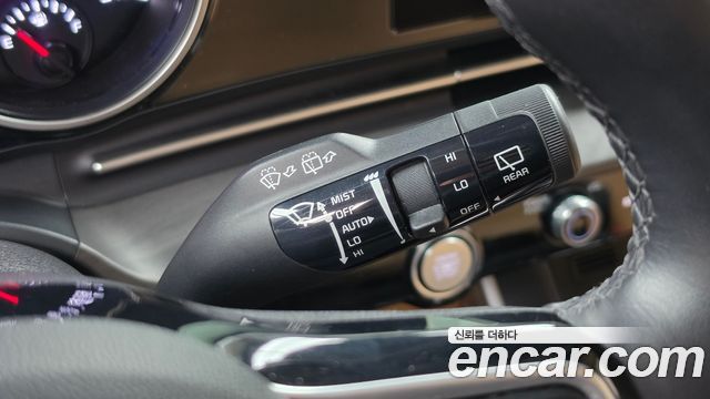 Kia Canival 2023 — photo 28