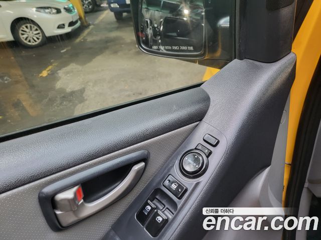 Hyundai Starex 2014 — photo 16