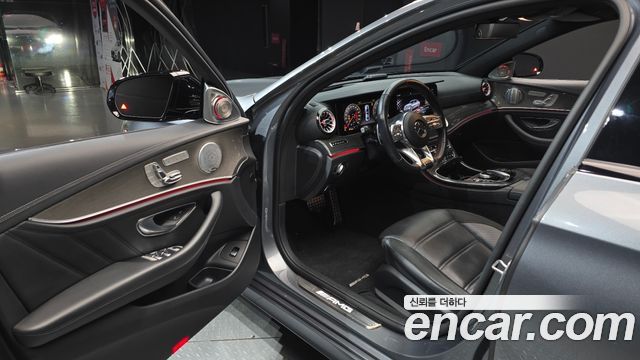 Mercedes-Benz E-Class 2019 — photo 10