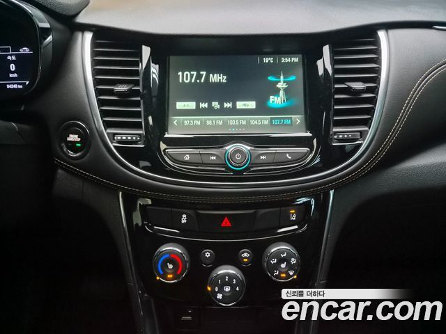 Chevrolet Korea Trax 2018 — photo 12