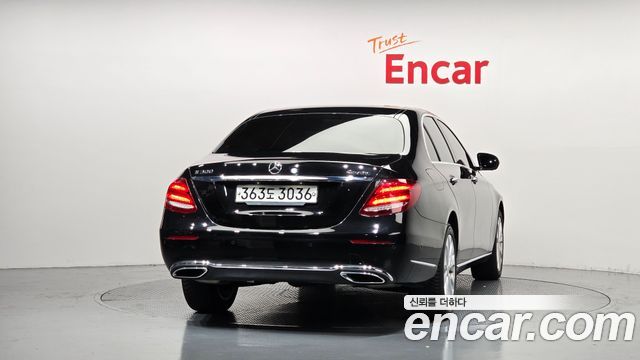 Mercedes-Benz E-Class 2020 — photo 4