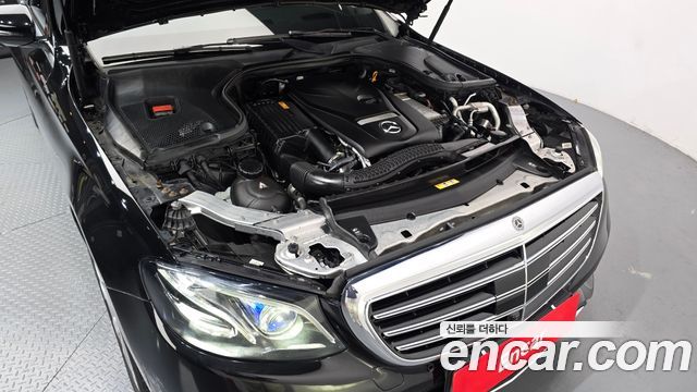 Mercedes-Benz E-Class 2020 — photo 6