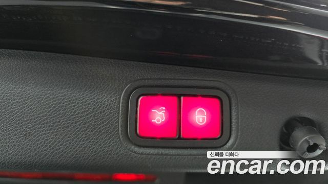 Mercedes-Benz E-Class 2020 — photo 16