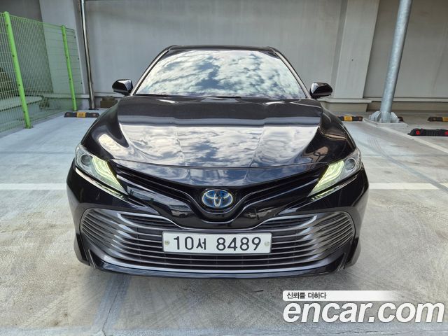 Toyota Camry 2019 — photo 1