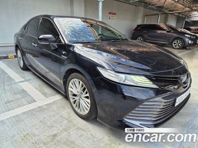 Toyota Camry 2019 — photo 3