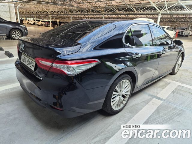 Toyota Camry 2019 — photo 4