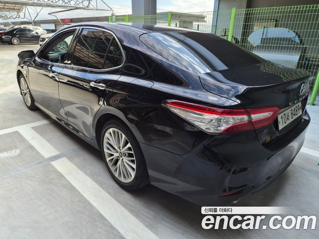 Toyota Camry 2019 — photo 6
