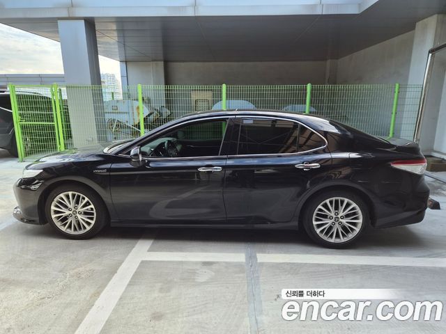 Toyota Camry 2019 — photo 8