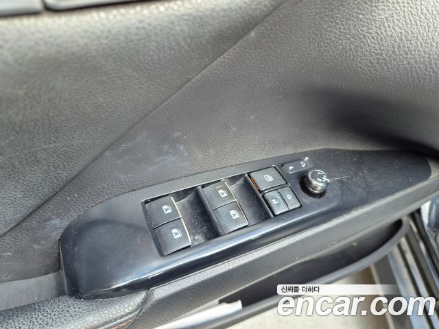 Toyota Camry 2019 — photo 13