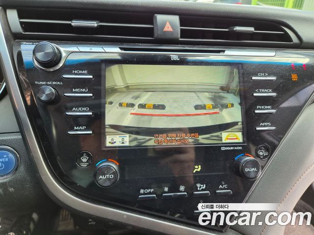 Toyota Camry 2019 — photo 18