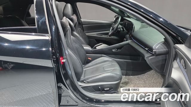 Hyundai AVANTE 2022 — photo 16
