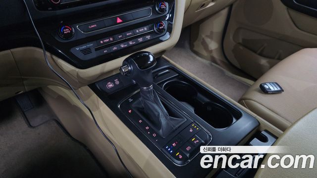 Kia Canival 2016 — photo 11