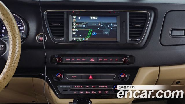 Kia Canival 2016 — photo 19