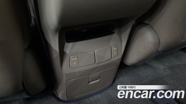 Kia Canival 2016 — photo 22