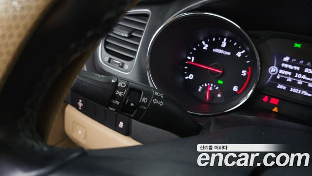 Kia Canival 2016 — photo 23