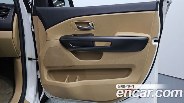 Kia Canival 2016 — photo 13