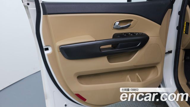 Kia Canival 2016 — photo 14
