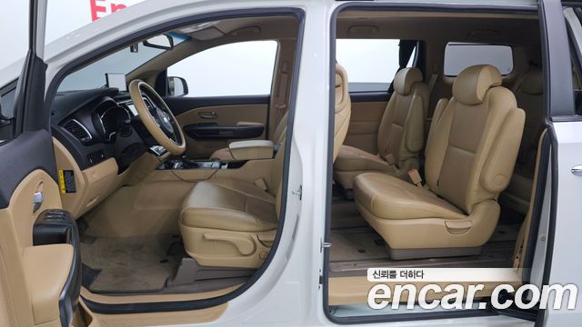 Kia Canival 2016 — photo 15