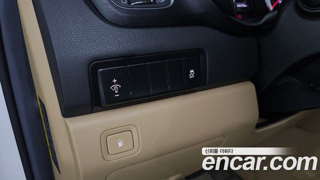 Kia Canival 2016 — photo 29